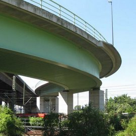 Untersicht der längeren Rampenbrücke im Endzustand